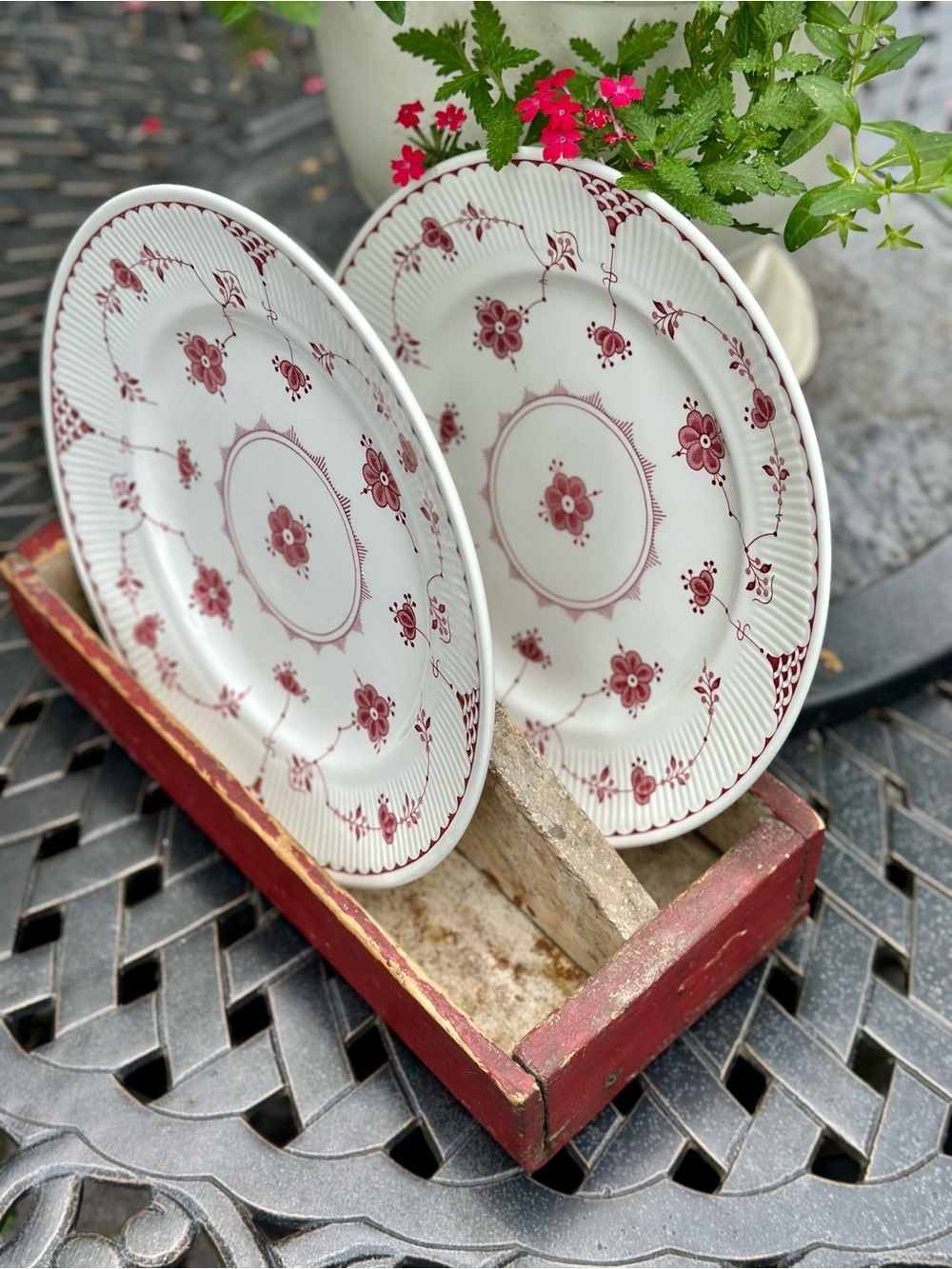 Johnson Bros Pink Denmark Dinner Plates Set of 2 England Floral Fluted 10 Inch - Picture 3 of 6